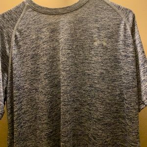 Under Armour T-shirt